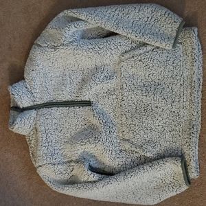 Royal Class pull over, 100% polyester, size medium